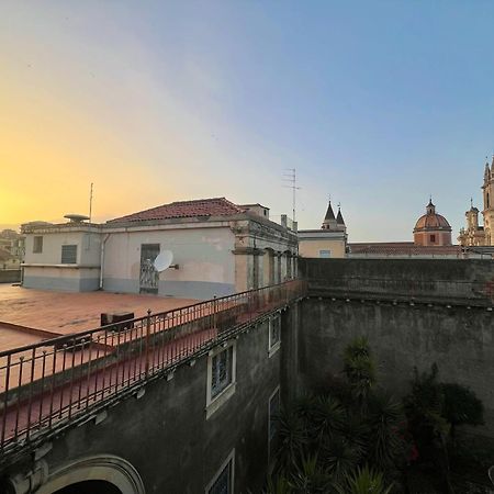 Allure Palace Ачиреале Екстериор снимка