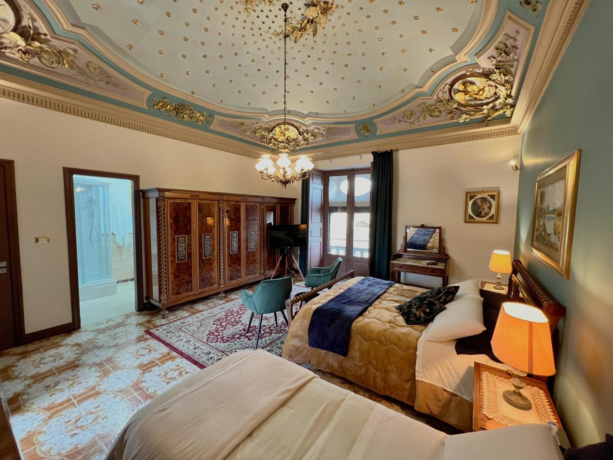 Allure Palace Ачиреале Екстериор снимка